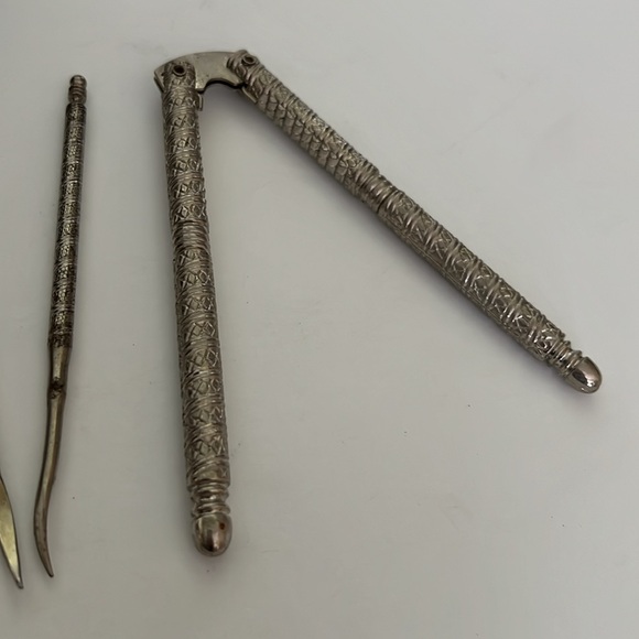 Vermillion Vintage Nut Bowl set / nutcracker and 4 nut pics - Functional Art - Picture 13 of 17